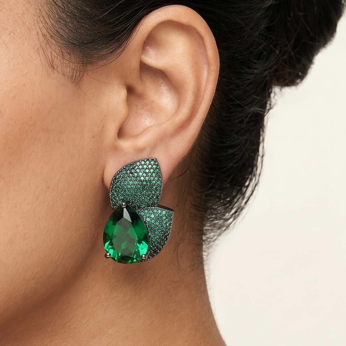 Gleam Petal Diamond Earrings - Green